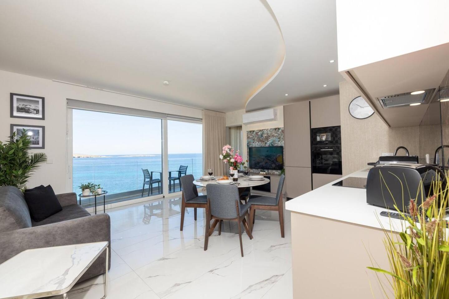 Ivory Suite Seafront With Views!- Fl 15 By Homely San Pawl il-Baħar Kültér fotó