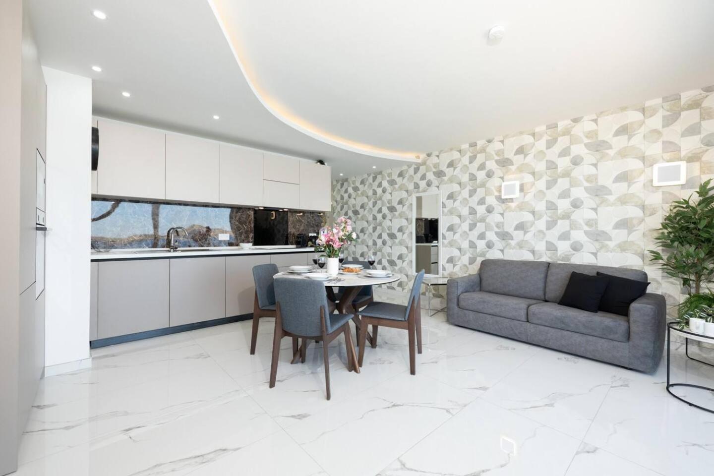 Ivory Suite Seafront With Views!- Fl 15 By Homely San Pawl il-Baħar Kültér fotó